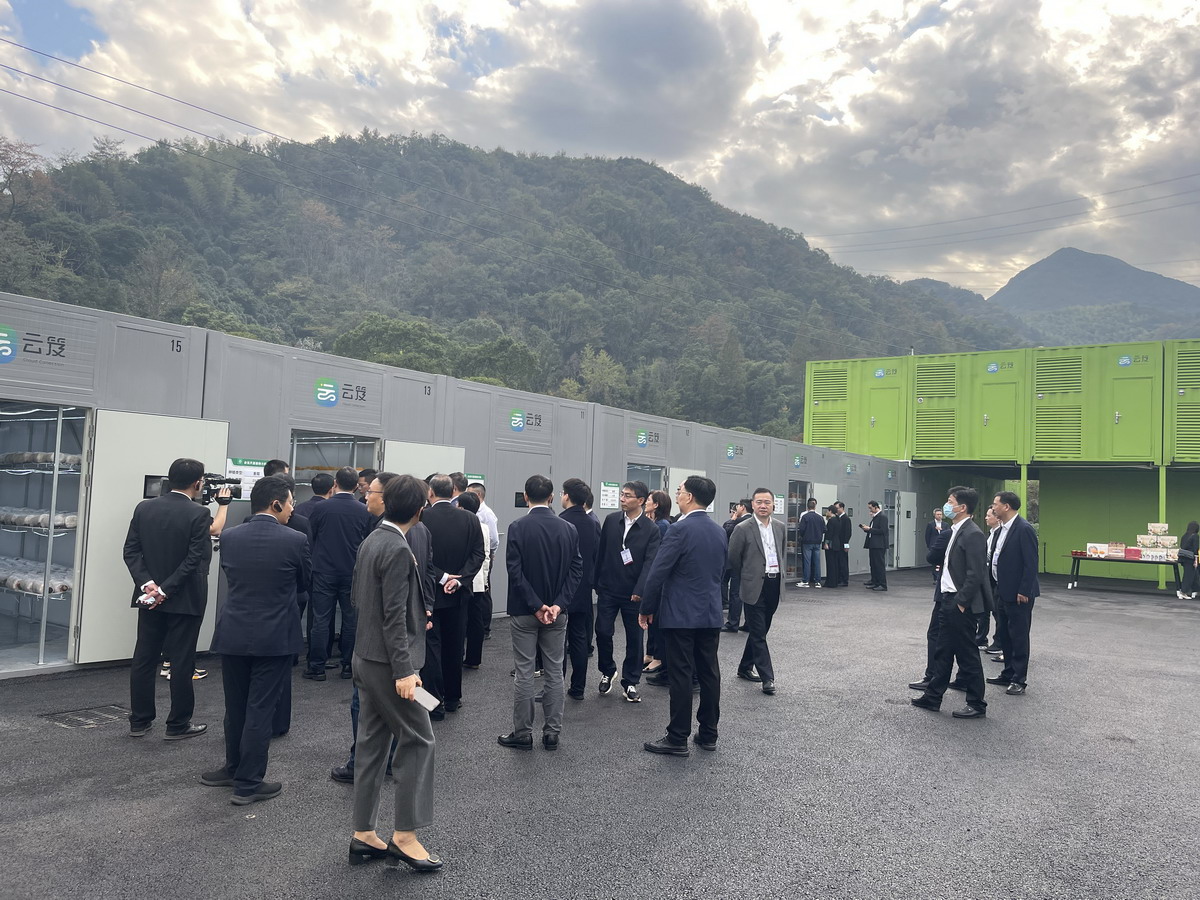 云笈生態∣浙江省省委組織部副部長曹錦喜等領導一行蒞臨云笈5G植物方艙基地現場考察指導