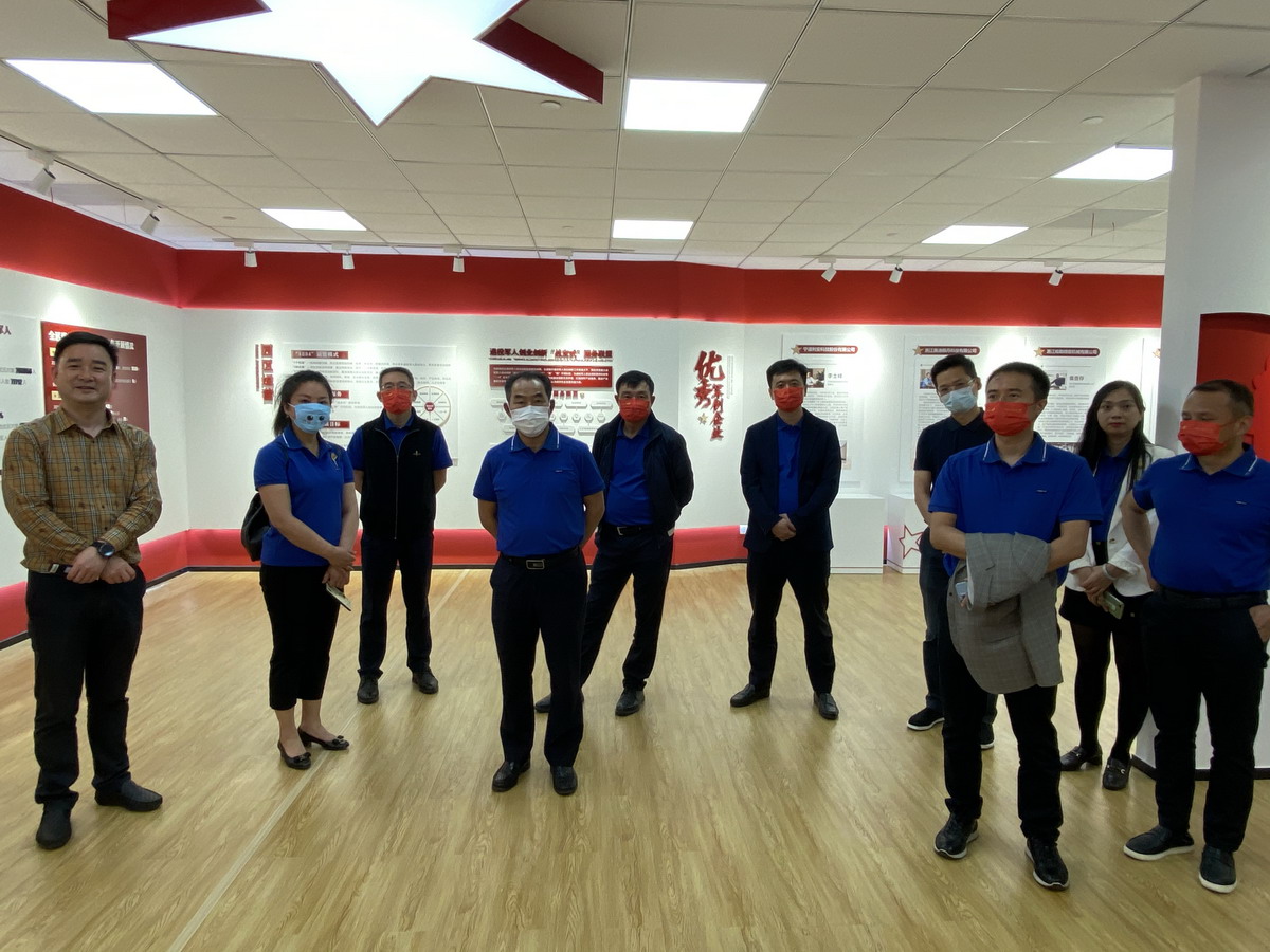 中集集團(tuán)副總裁黃田化一行到訪云笈科技